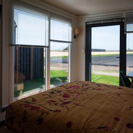 Bloem & Bed Bed & Breakfast 't Zand Exterior photo