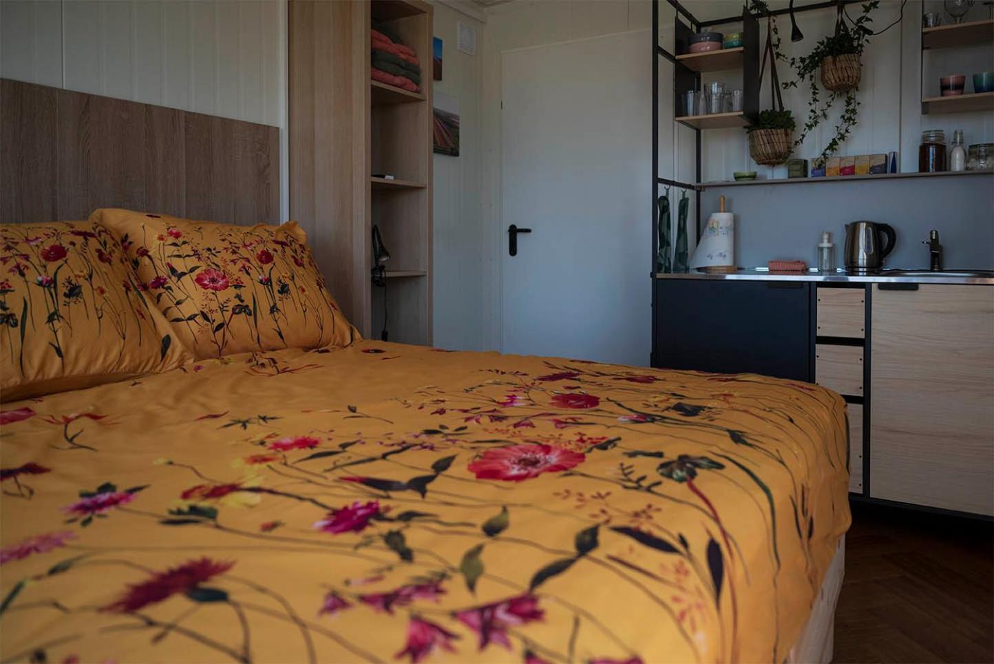 Bloem & Bed Bed & Breakfast 't Zand Exterior photo