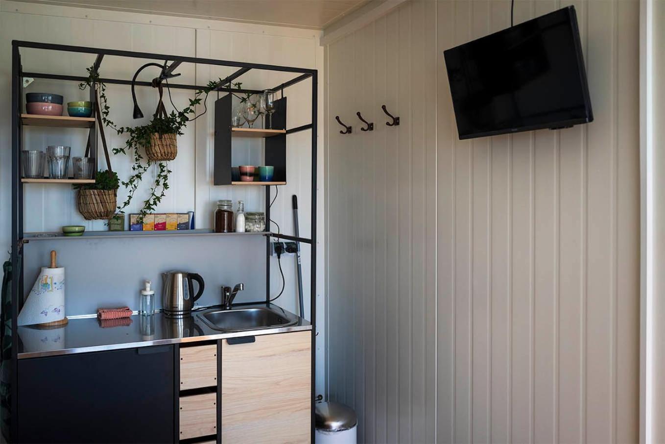 Bloem & Bed Bed & Breakfast 't Zand Exterior photo