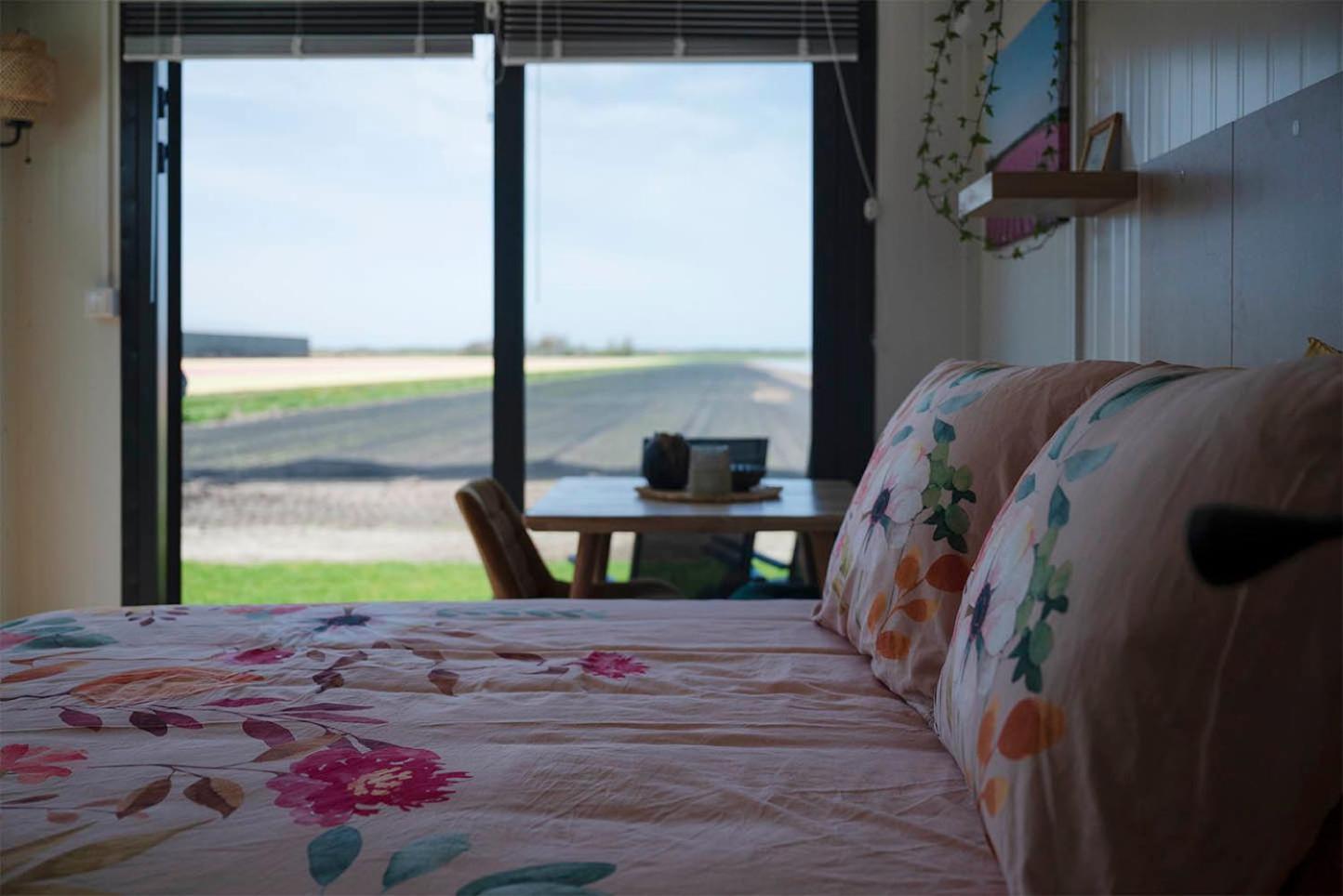 Bloem & Bed Bed & Breakfast 't Zand Exterior photo